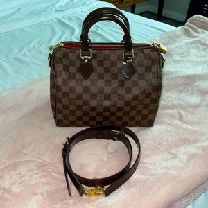 Like new louis vuitton bandoulière 25